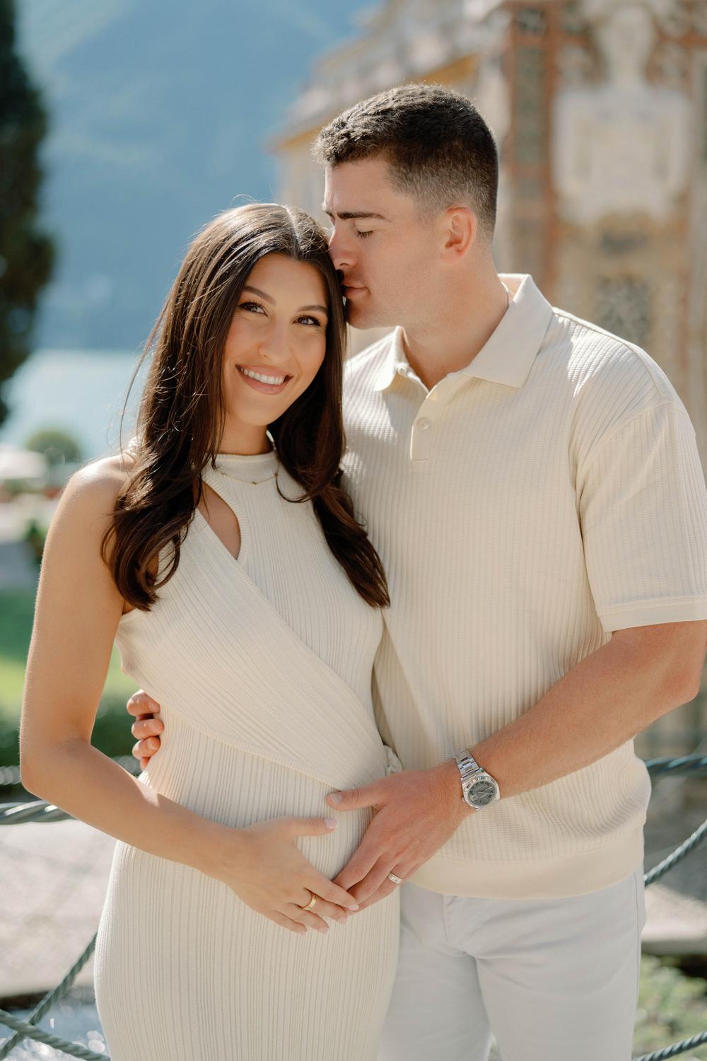 Pregnancy announcement. Villa D'Este. Lake Como