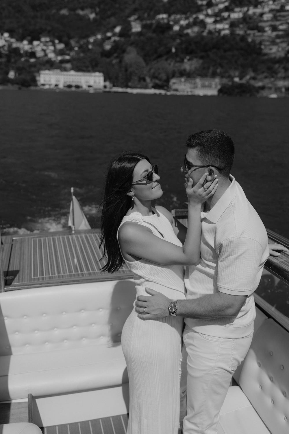 Pregnancy announcement. Villa D'Este. Lake Como