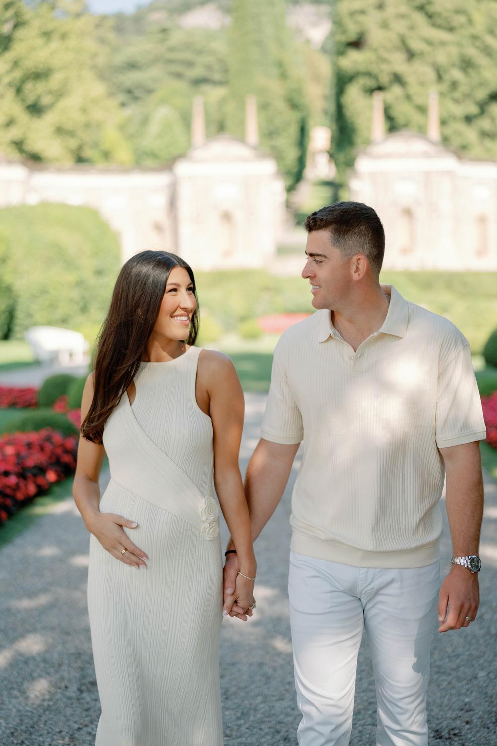 Pregnancy announcement. Villa D'Este. Lake Como