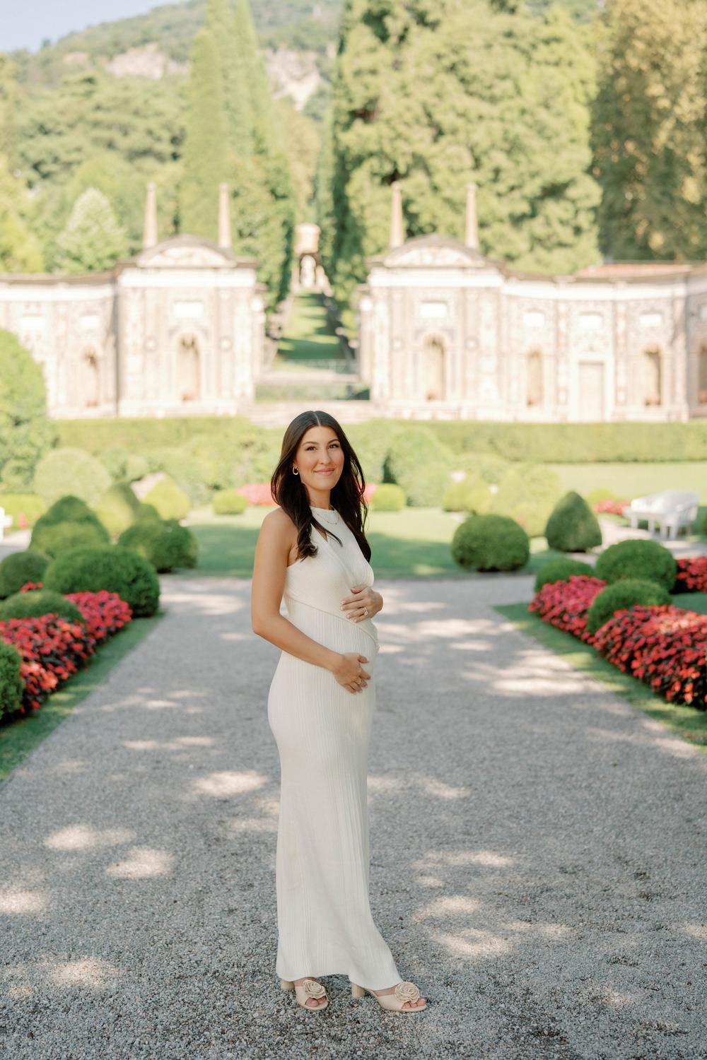 Pregnancy announcement. Villa D'Este. Lake Como