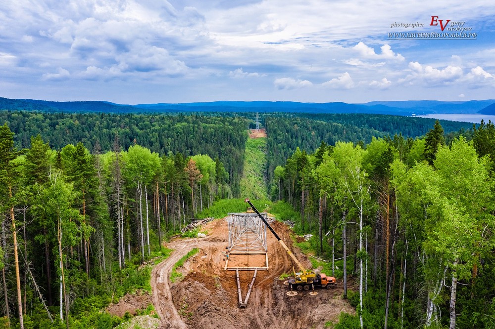 индустриальная промышленная фотосъемка фотограф Красноярск установка монтаж ЛЭП ГЭС