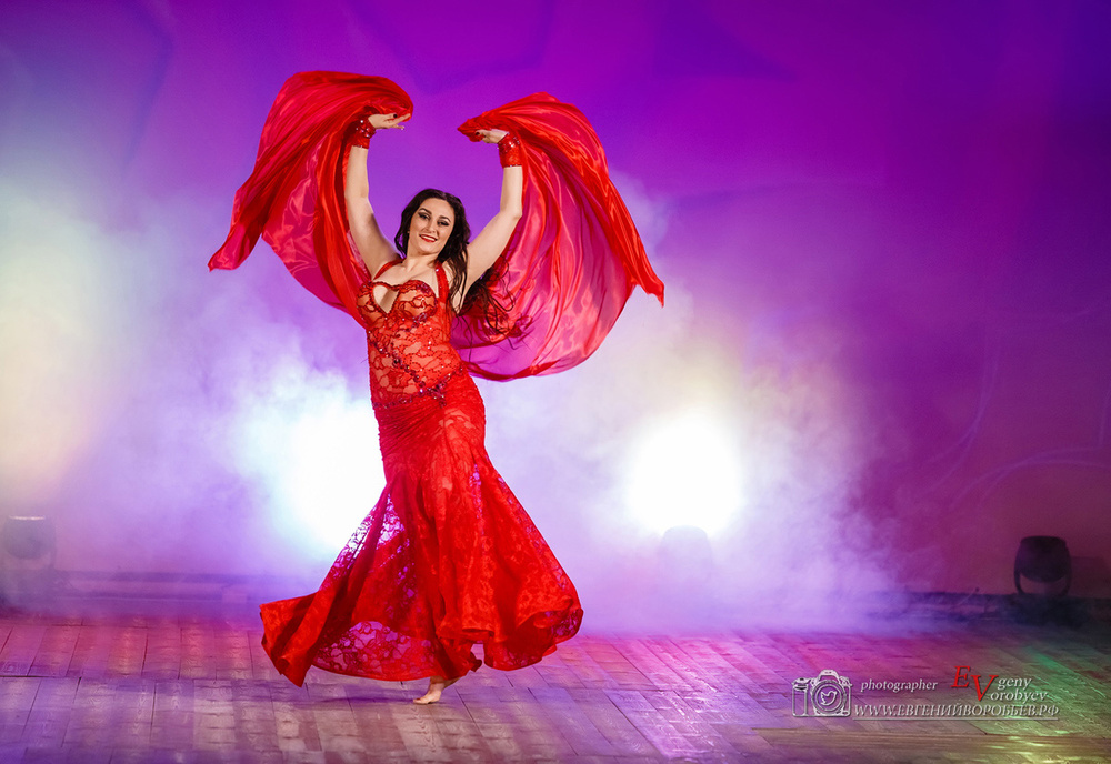 фото красивая девушка танец на пилоне pole dance красноярск