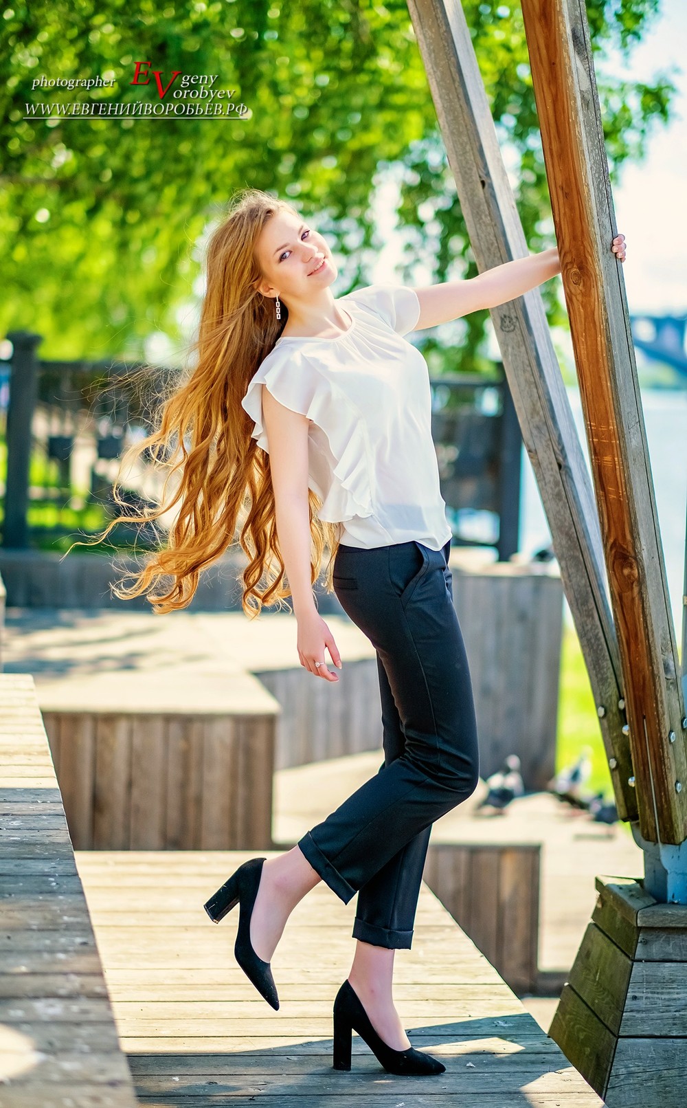 фотосессия фотограф Красноярск красивая девушка набережная Енисея Татышев парк