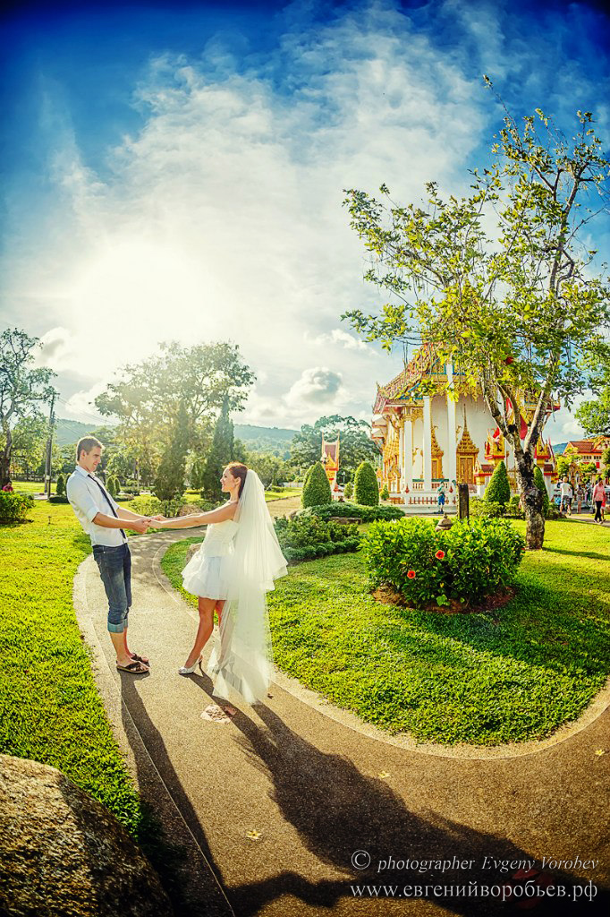 свадебная фотосессия на Пхукете Phuket Таиланд свадьба церемония на пляже арка жених невеста любовь 