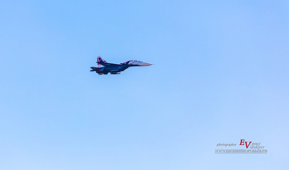 самолет военный небо истребитель су-30 Красноярск фотограф репортаж Русские витязи пилотаж аэрошоу