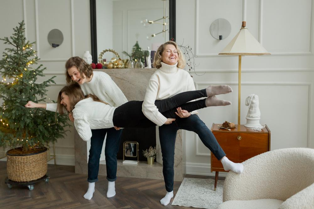 Mom & daughters