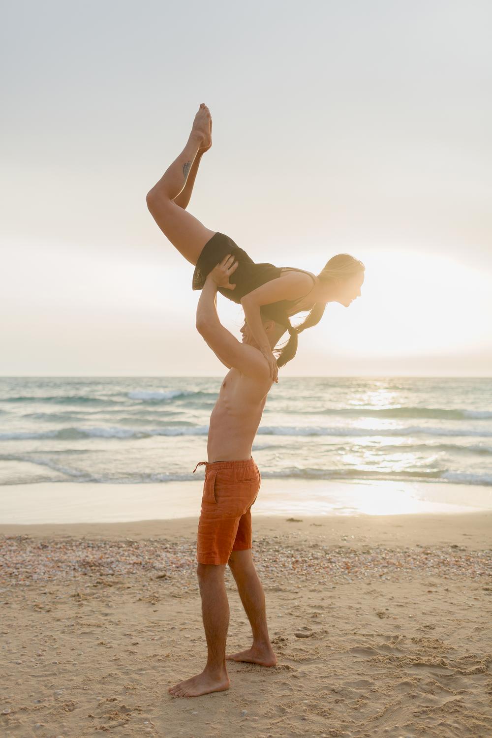 SURF COUPLE