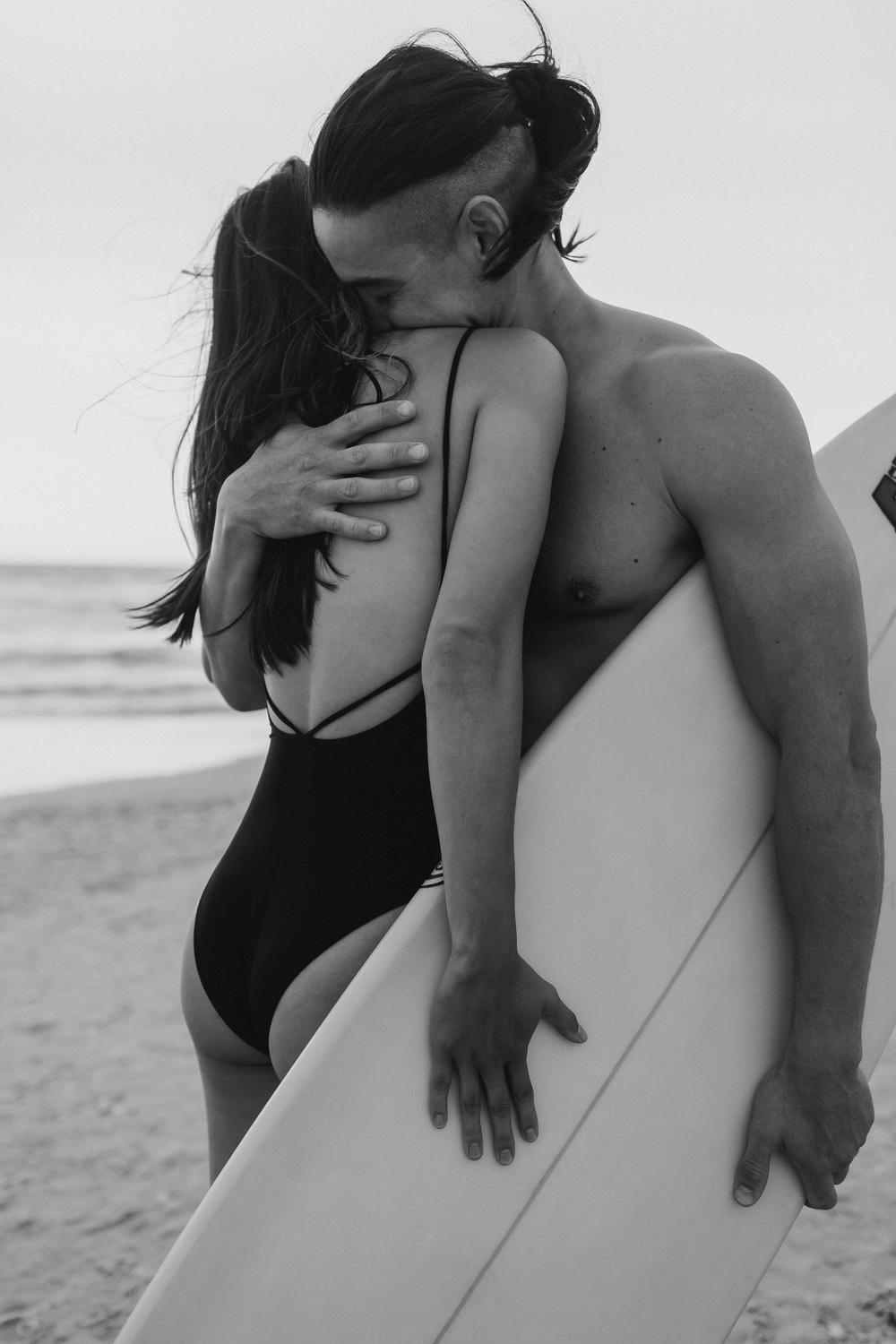 SURF COUPLE