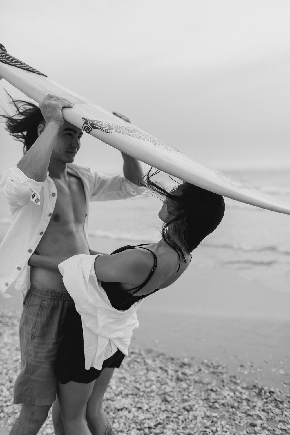 SURF COUPLE