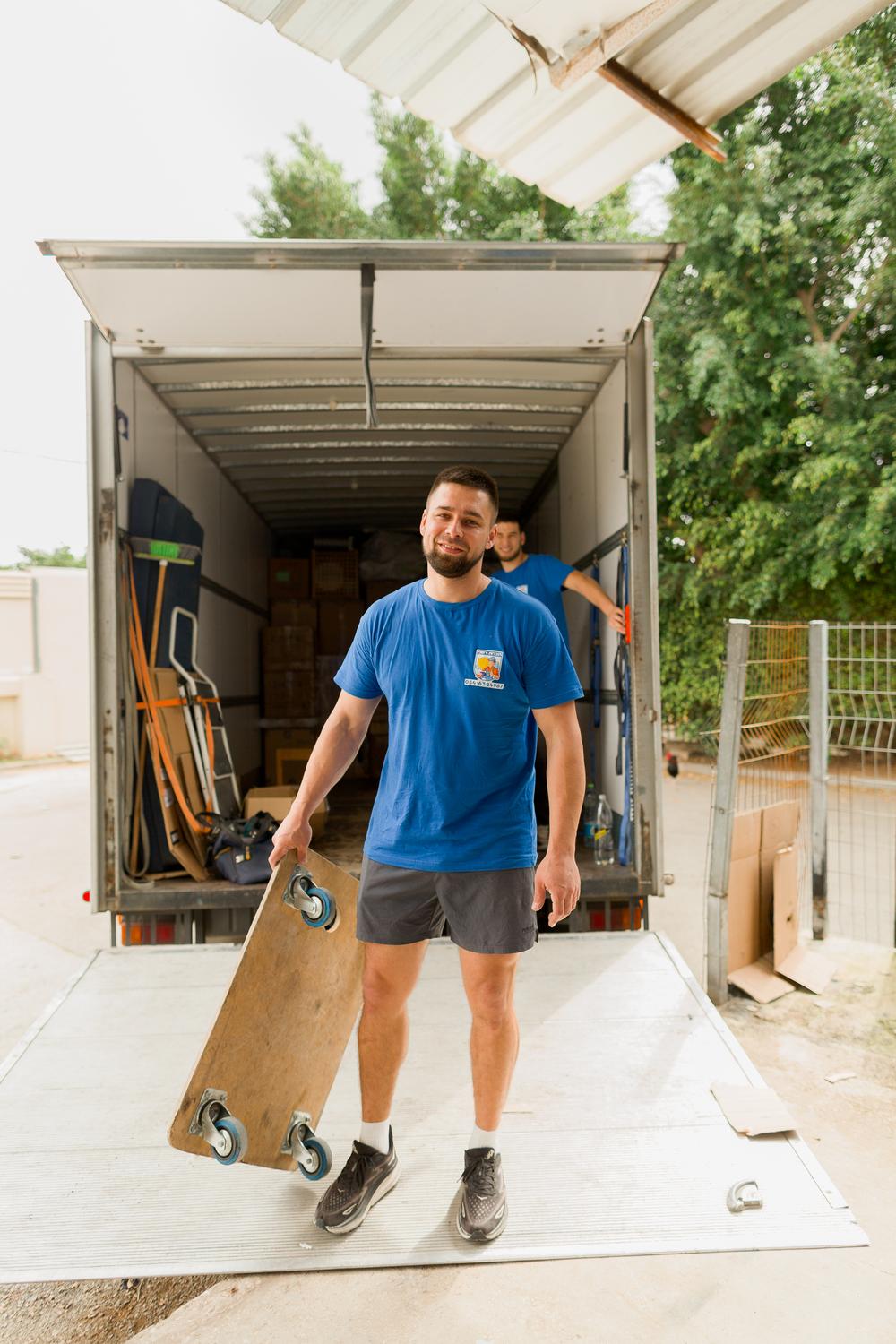 MOVING COMPANIES