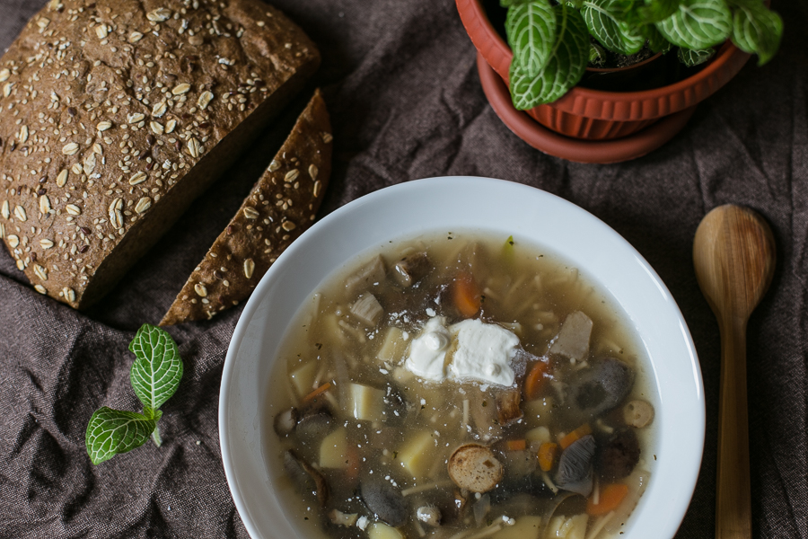 Грибной суп в булке карельская кухня