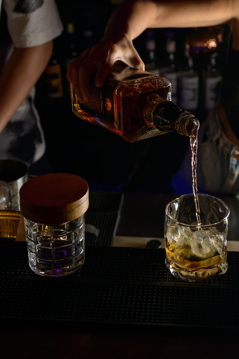 Bar/content
