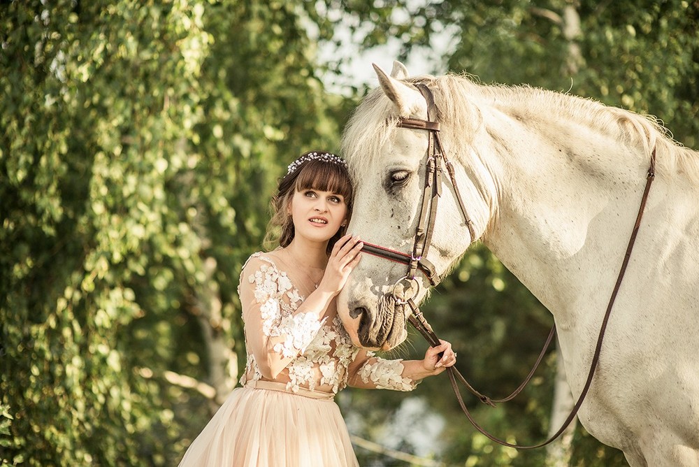 Женские портреты - Татьяна и лошадь