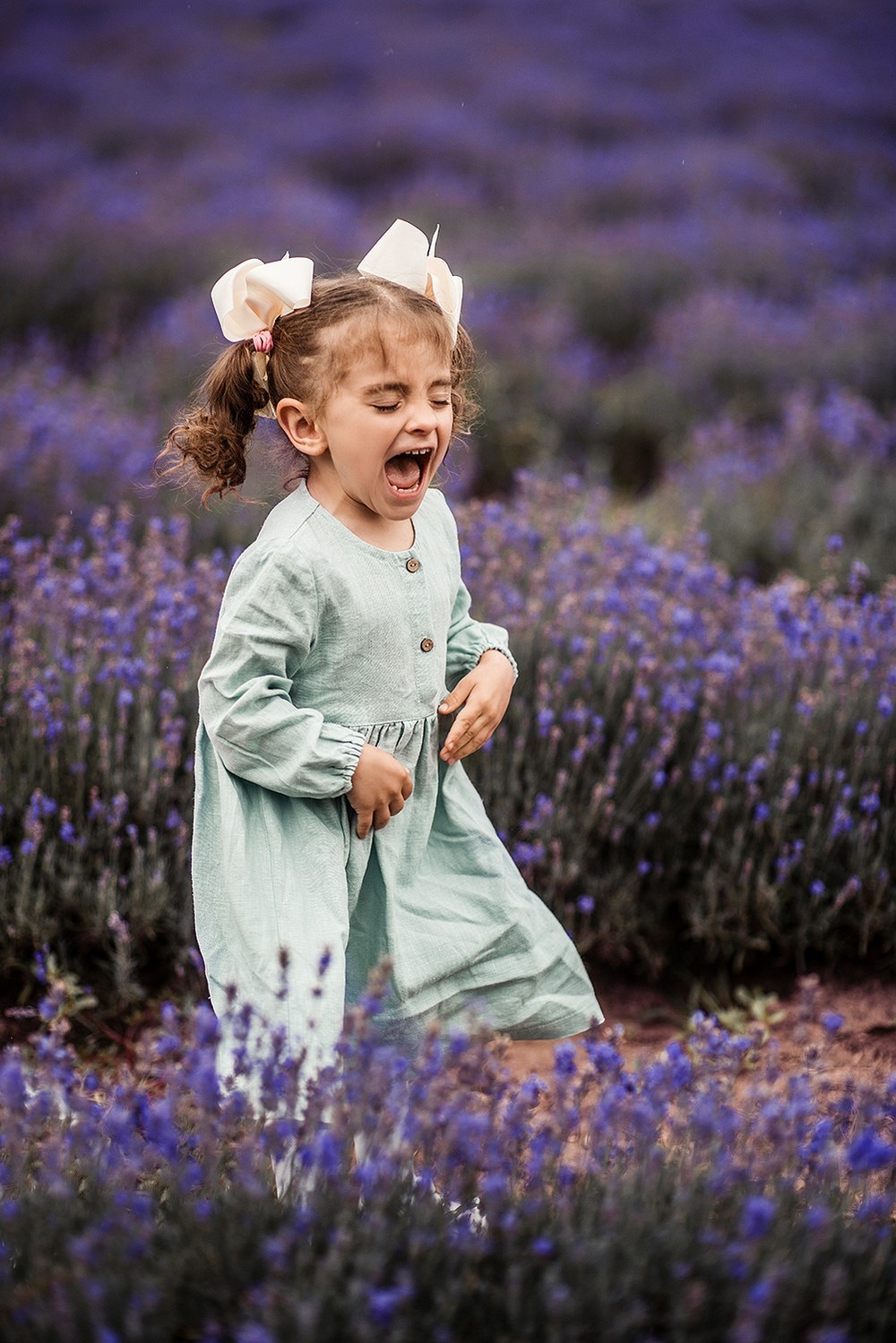 Детская фотосессия - Теона в лавандовом поле