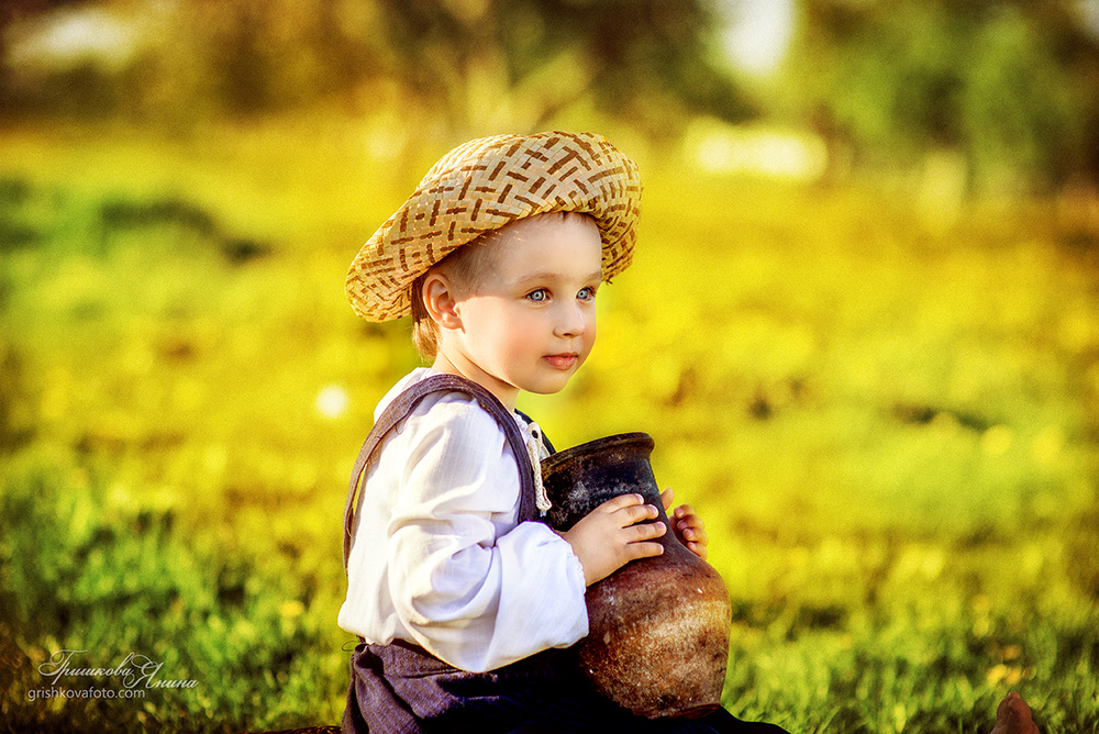 Детская фотосессия - Соломенная шляпа)