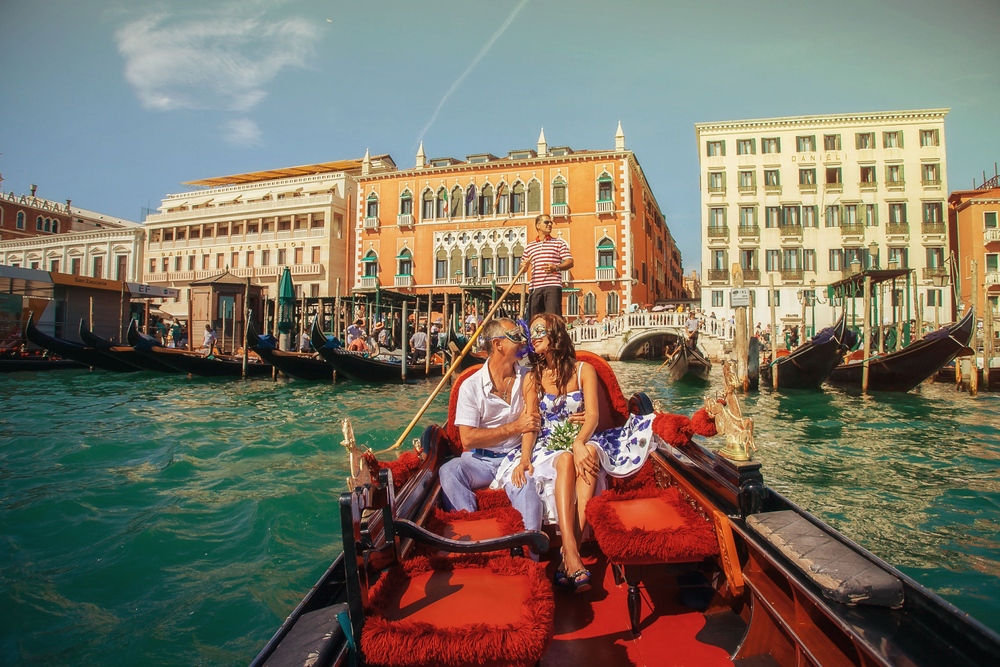 фотограф в Венеции катание на гондоле