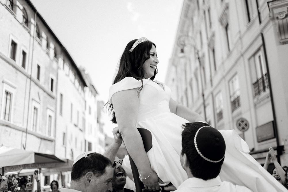 ELOPEMENT, ROME