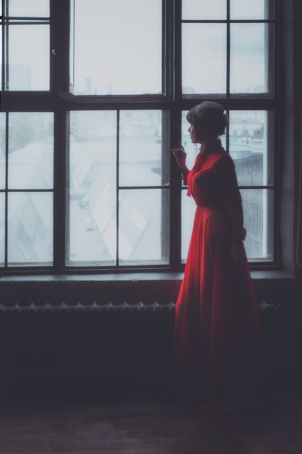 Женский портрет - Lady in red