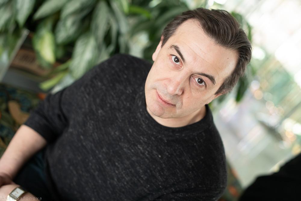 Мужской портрет - Игорь Петров. Актер театра Олега Табакова